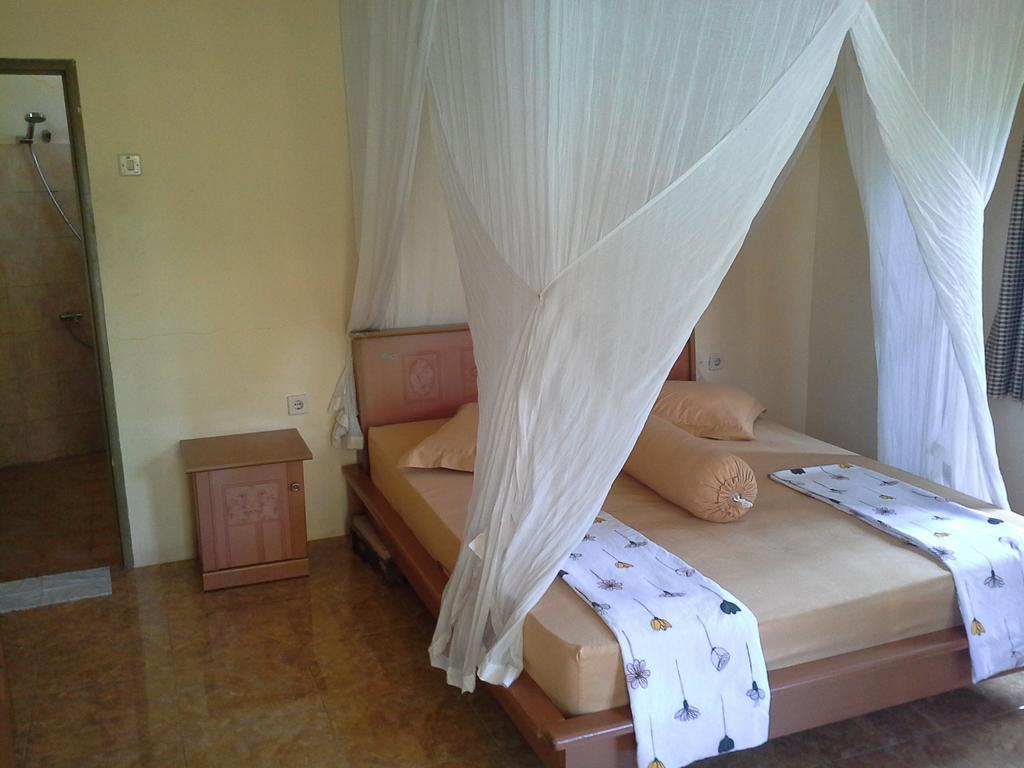 Arnel Bungalows Senggigi Exterior photo